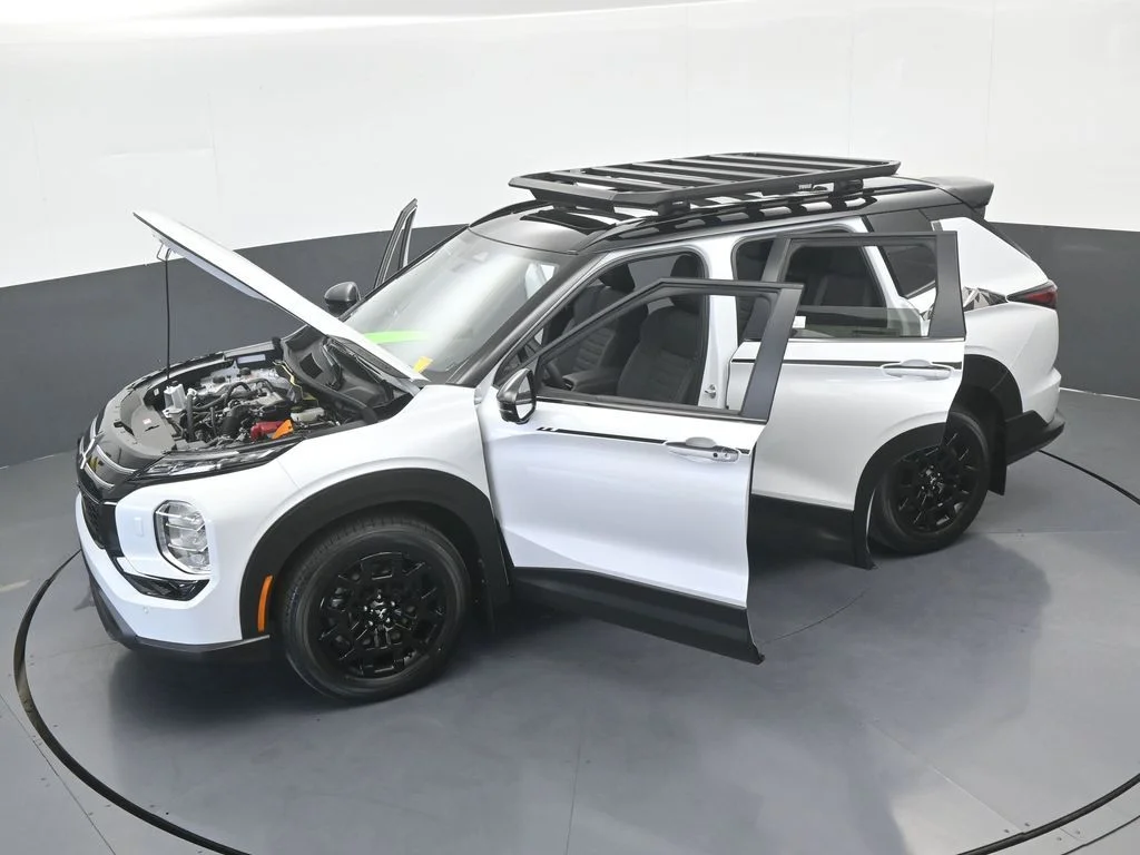 New 2026 White Mitsubishi Trail Edition image 73