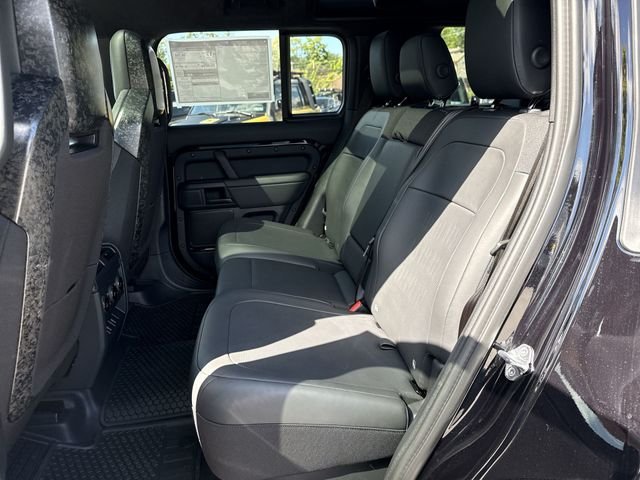 2026 Land Rover Defender OCTA Black - Photo 20