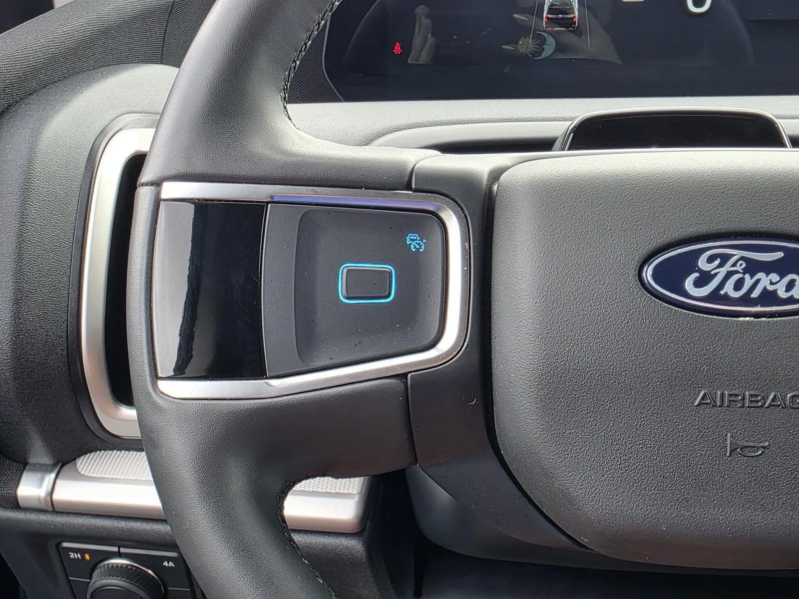 Used 2025 Agate Black Ford Active image 21