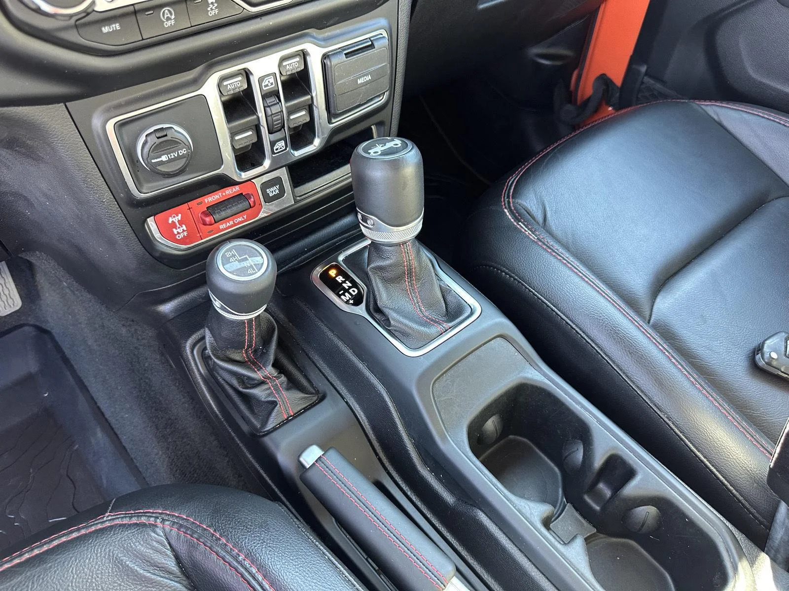 Used 2018 Firecracker Red Clearcoat Jeep Rubicon image 34