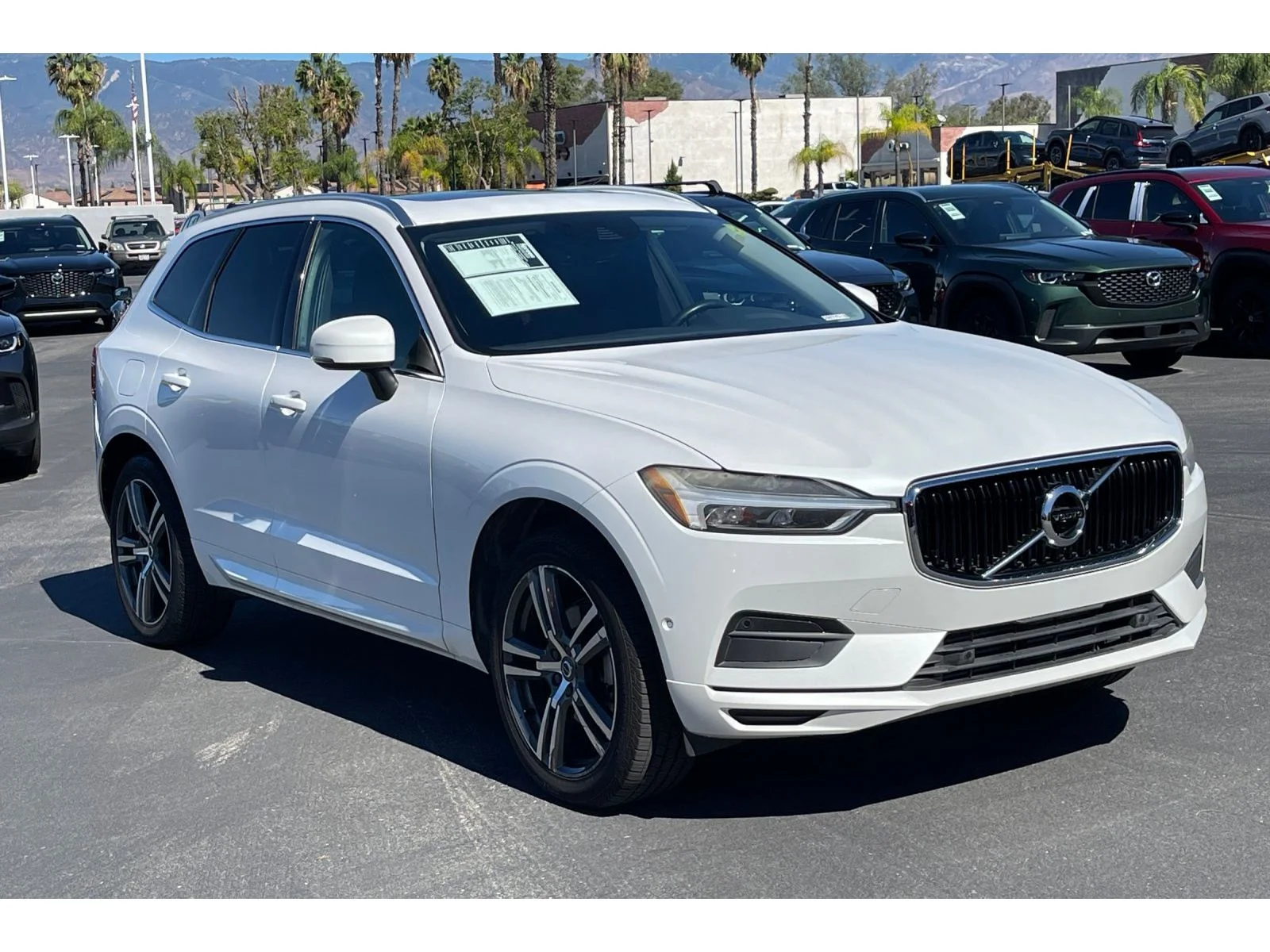 Used 2018 Ice White Volvo Momentum image 9