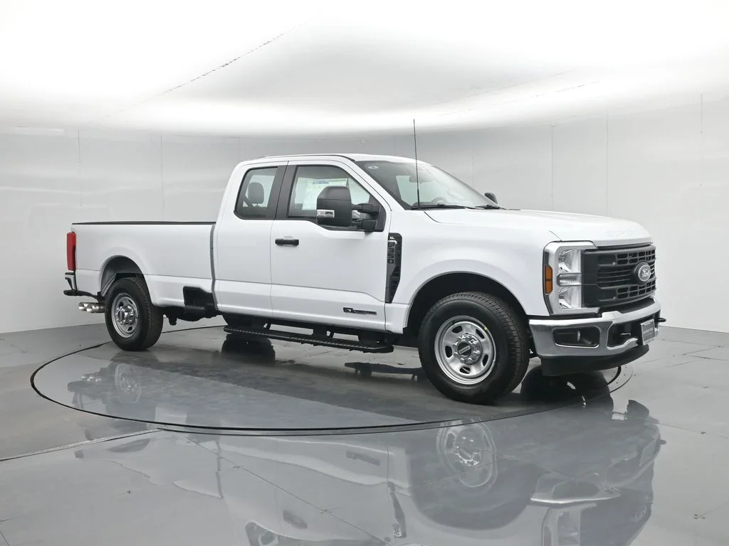 New 2026 Oxford White Ford XL image 23