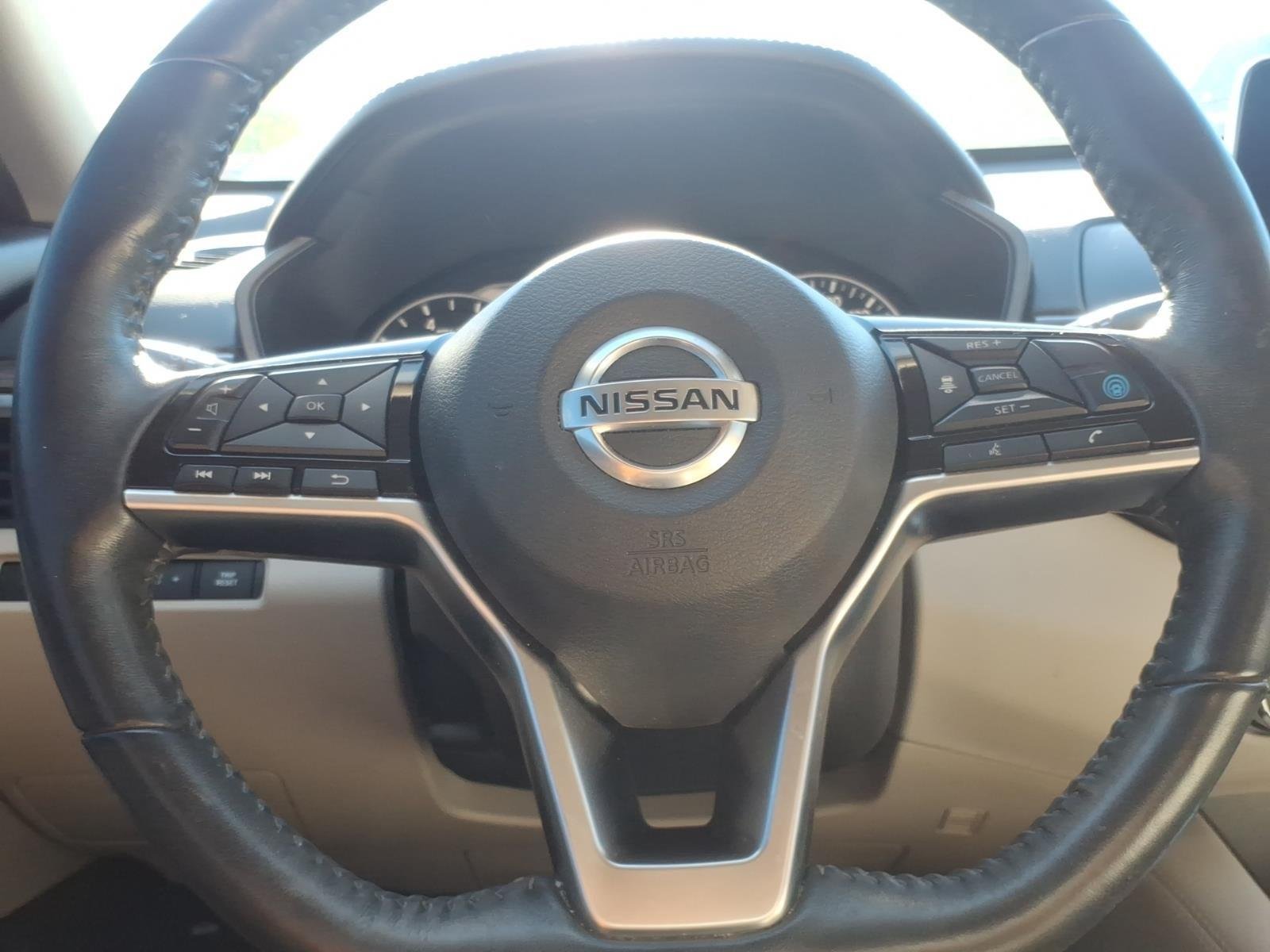 Used 2020 Pearl White Tricoat Nissan 2.0 Platinum image 24