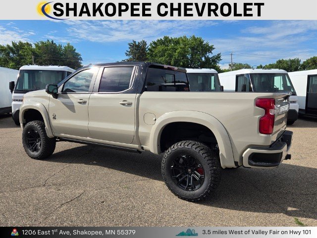 New 2026 White Sands Chevrolet RST (Black Widow Edition)  image 2