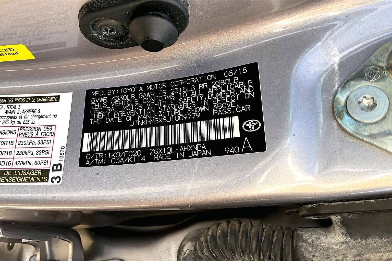 Used 2018 Silver Knockout Metallic Toyota XLE Premium image 32