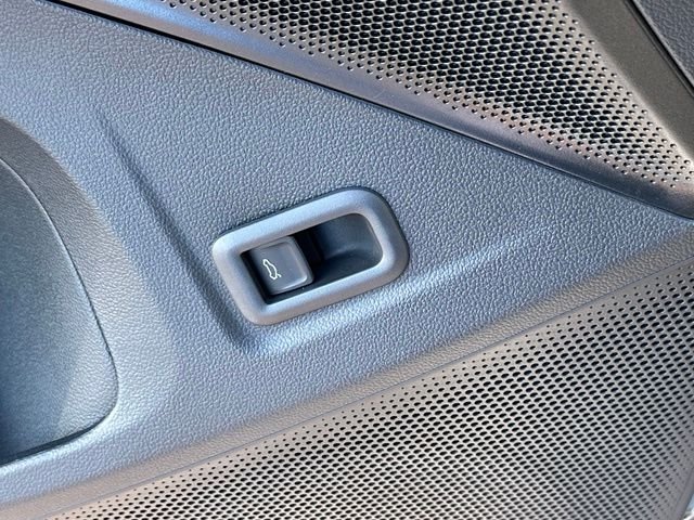 New 2026 Platinum Gray Metallic Volkswagen 2.0T SE image 24