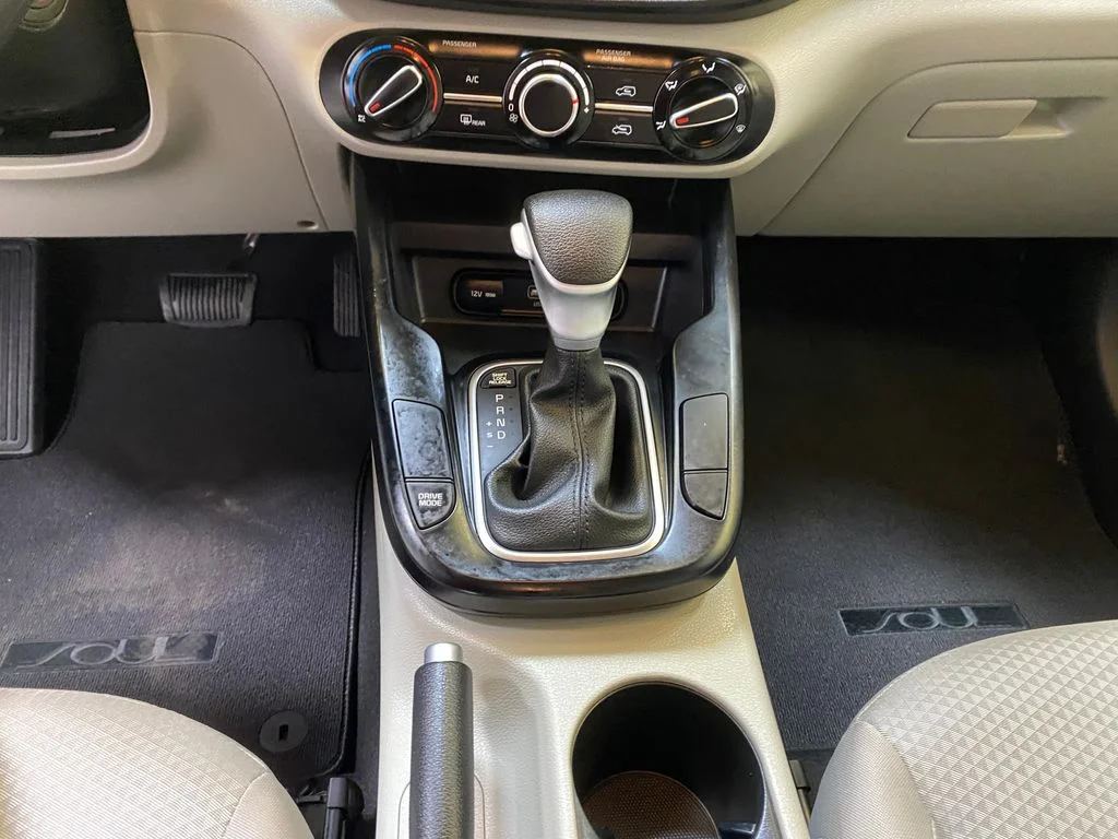Used 2025 White Kia LX image 41