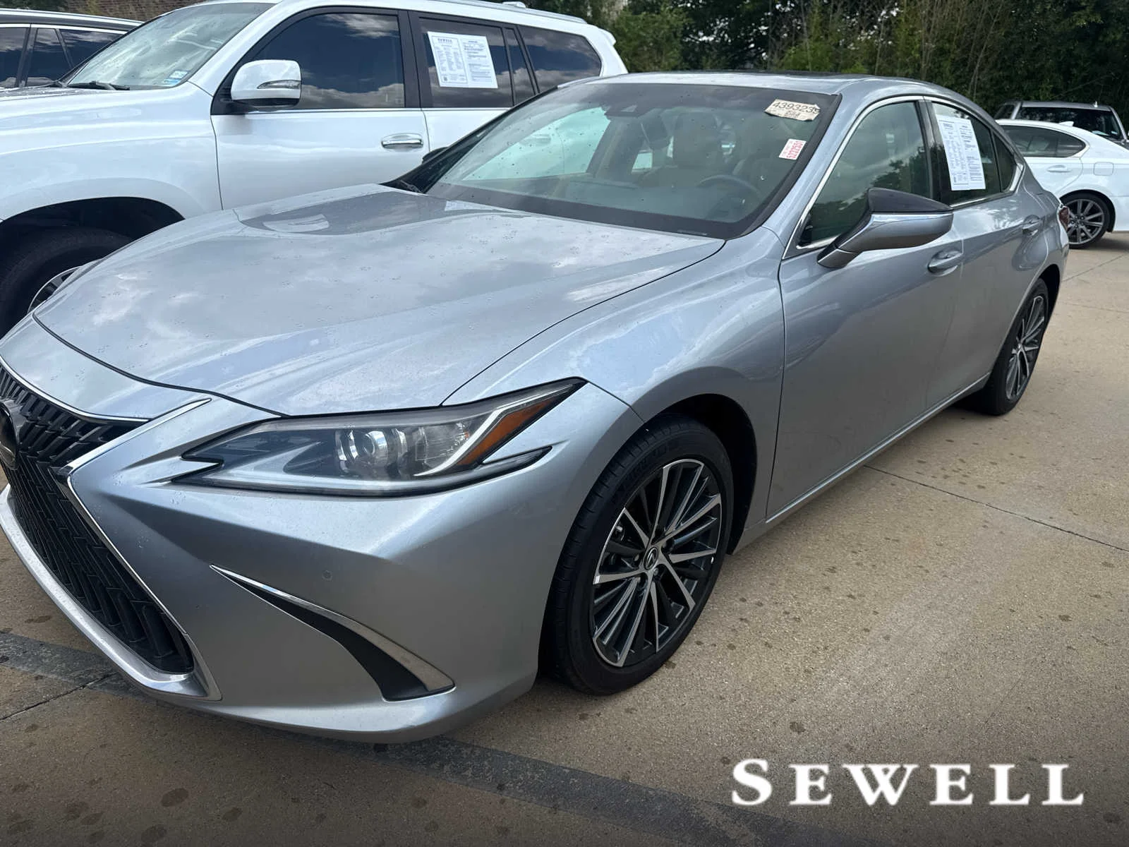 2025 Lexus ES 350 350's photo