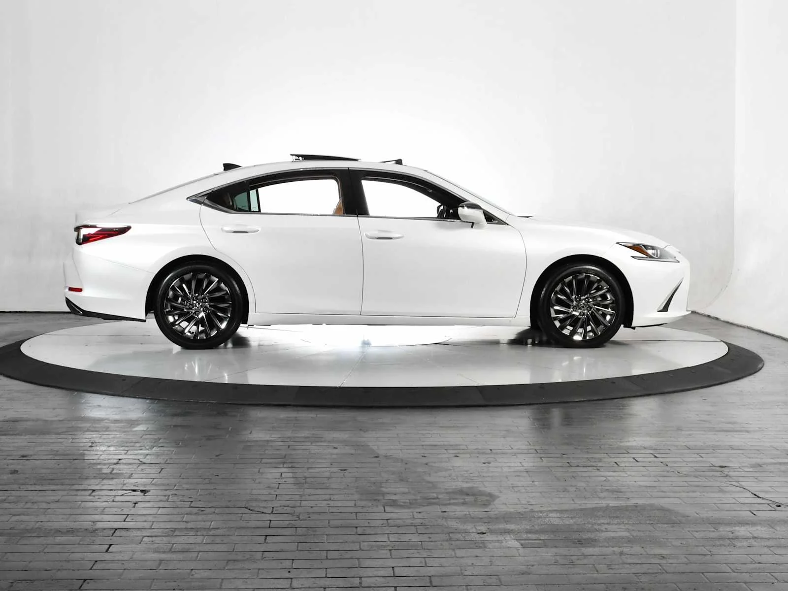 Certified Used 2024 Eminent White Pearl Lexus Luxury image 6