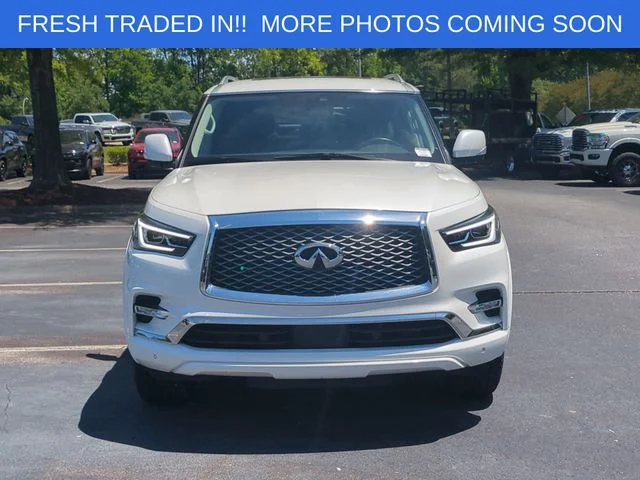 Used 2023 White INFINITI LUXE image 8