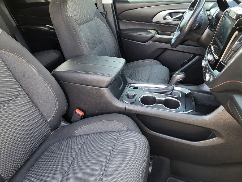 Used 2019 GRAPHITE METALLIC Chevrolet LT Cloth image 11