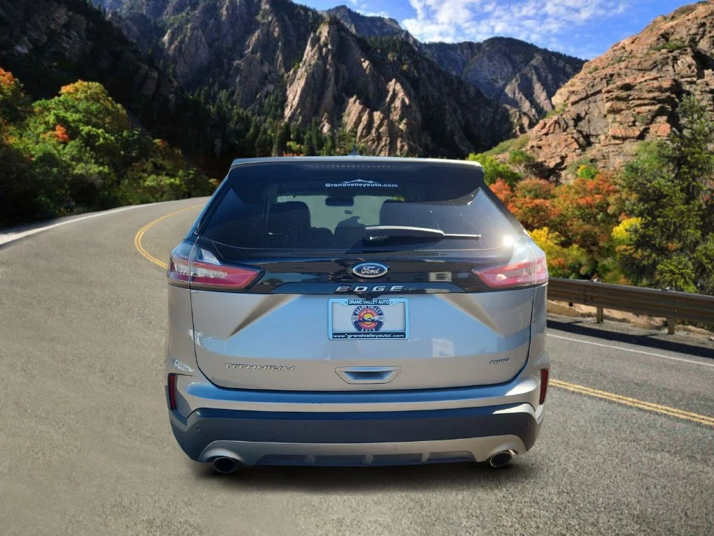Used 2022 Silver Ford Titanium image 4