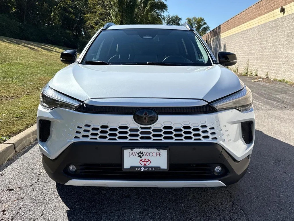 Certified Used 2026 Off-white Toyota Hybrid XSE image 9