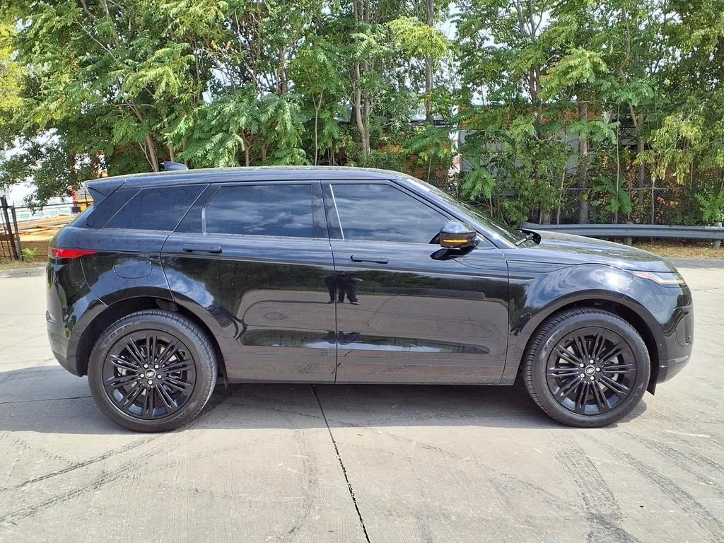 Used 2024 Black Land Rover S image 2