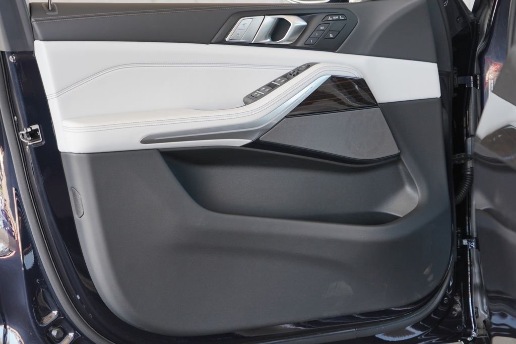 New 2027 Carbon Black Metallic BMW xDrive40i image 12