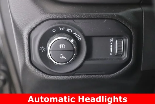 Used 2023 Black Jeep Sport S image 18