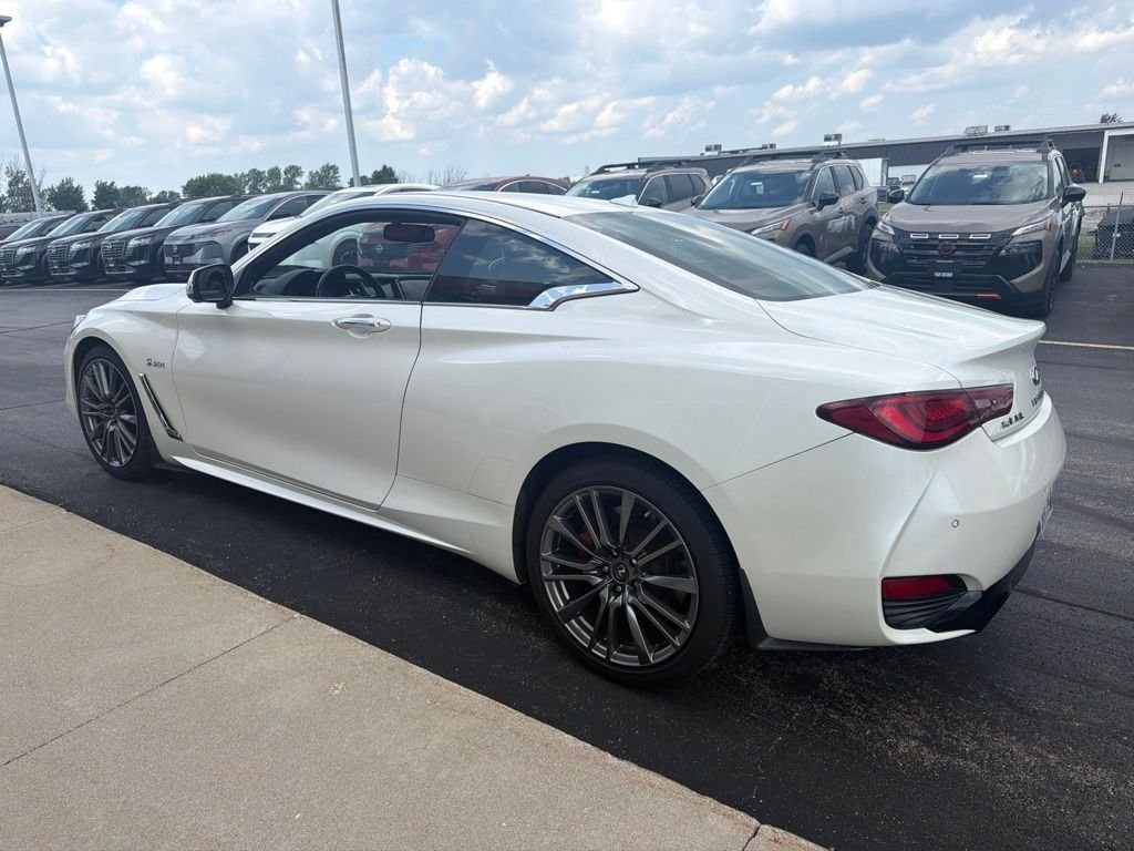 Used 2017 White INFINITI Red Sport 400 image 7