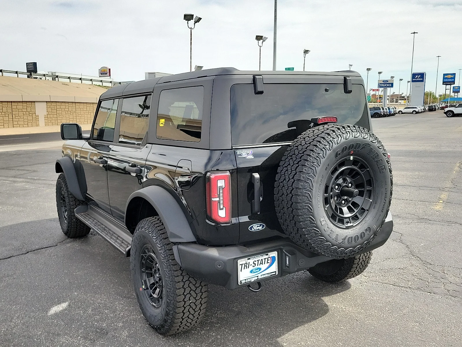New 2026 Shadow Black Ford Outer Banks&reg; image 3