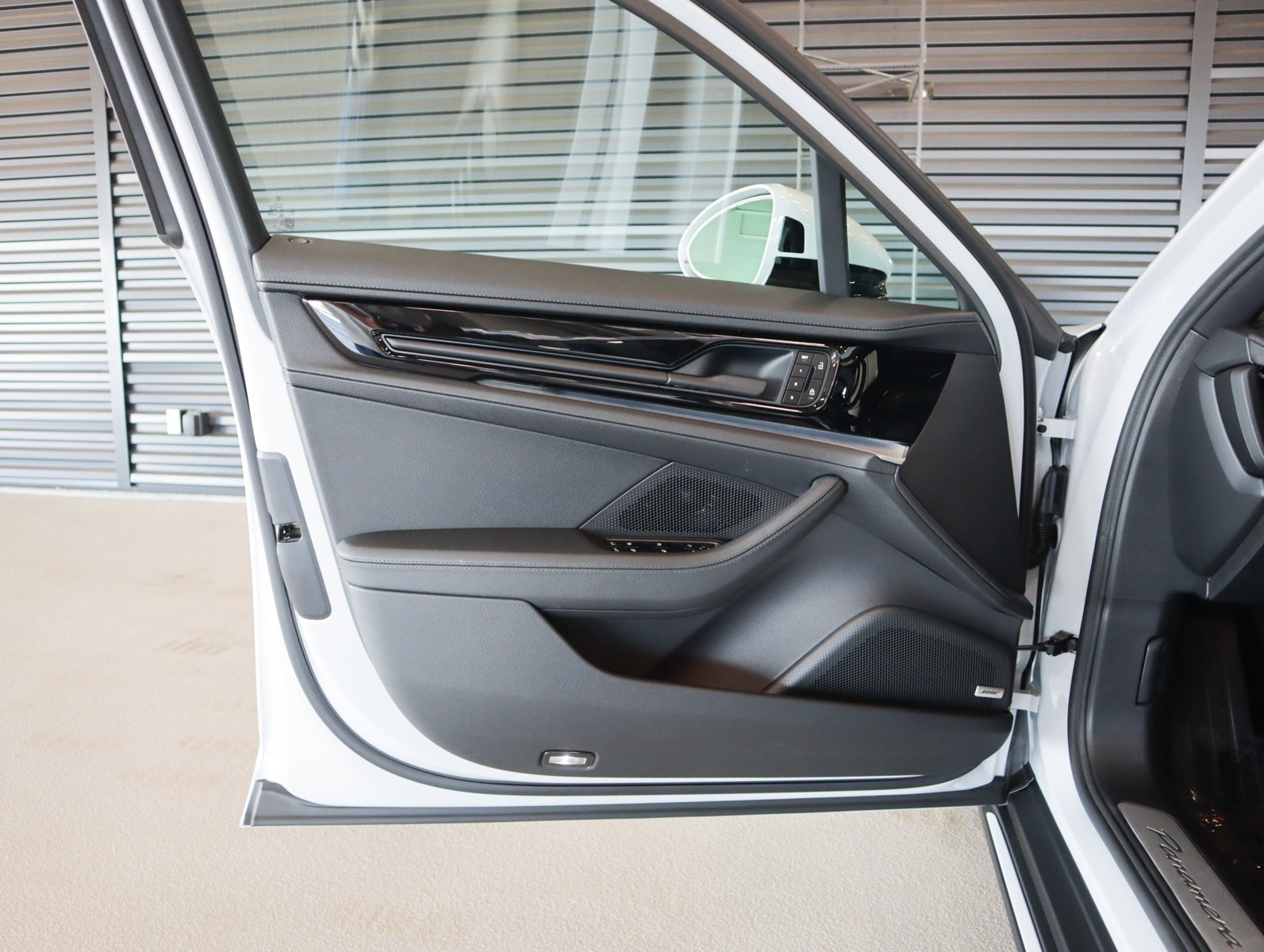 2025 Porsche Panamera Base - Photo 24