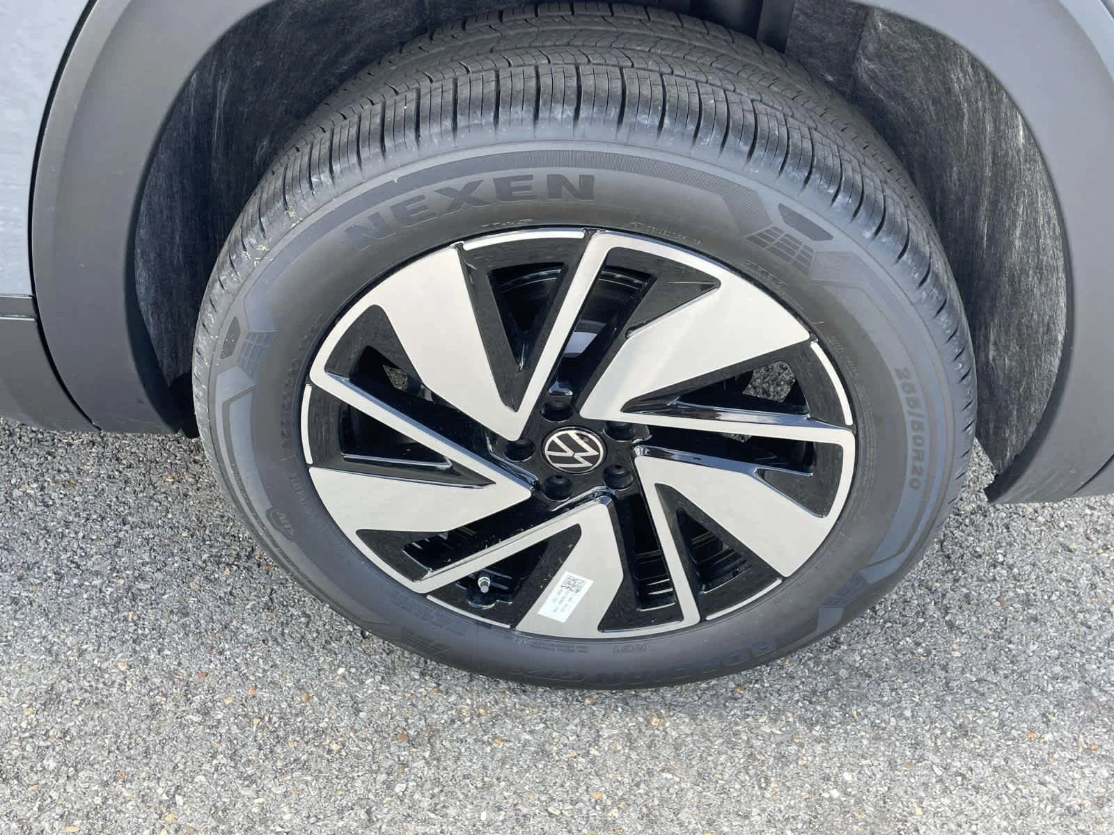 New 2026 Pure Gray Volkswagen 2.0T SE w/Technology image 11