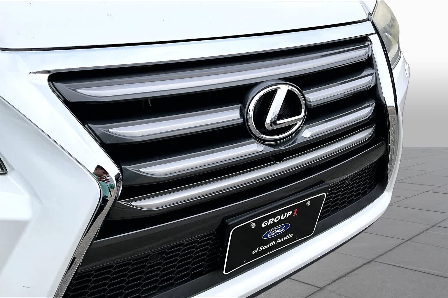 Used 2015 Starfire Pearl Lexus  image 31
