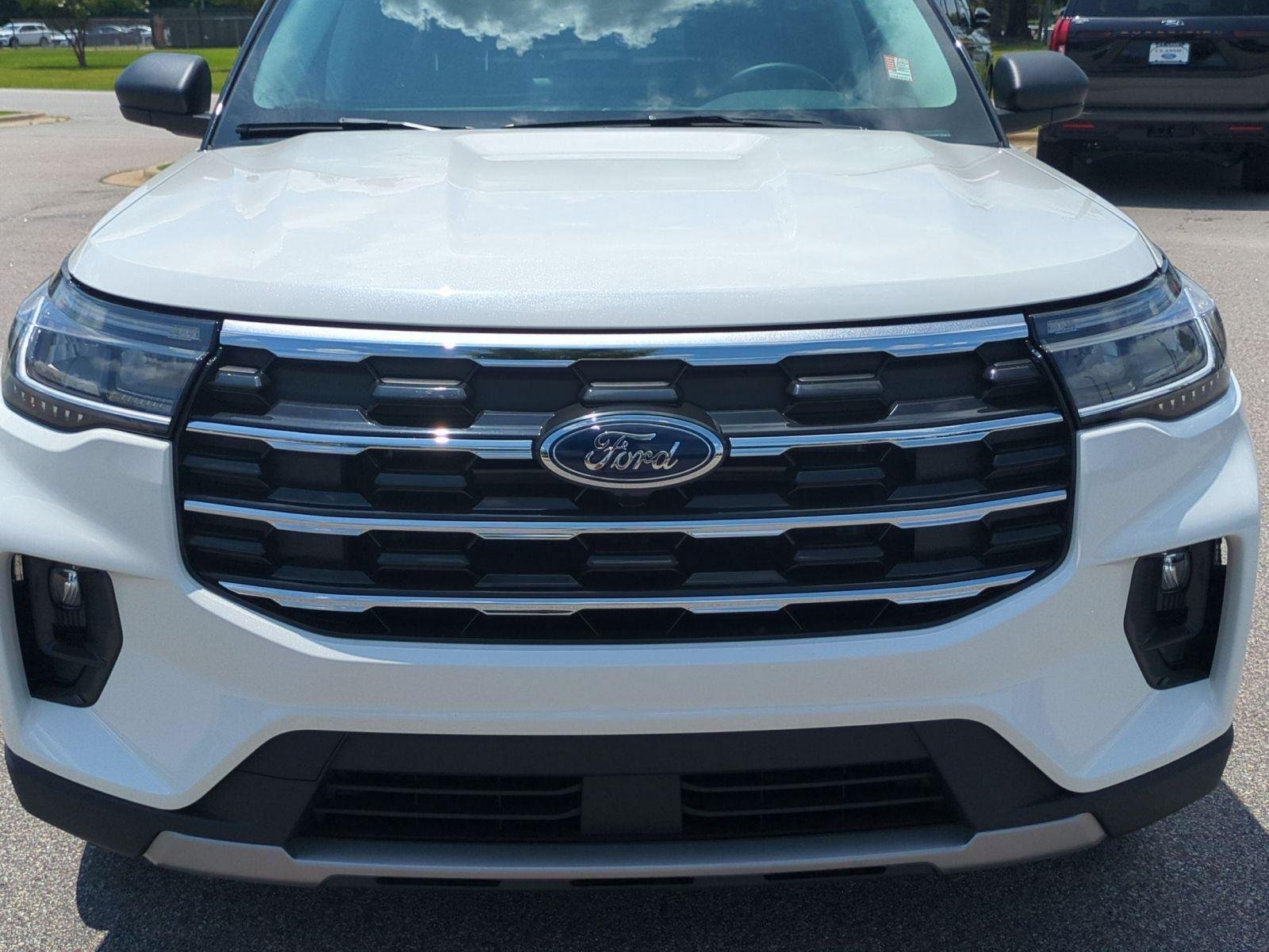 New 2026 Star White Metallic Tri-Coat Ford Active image 14