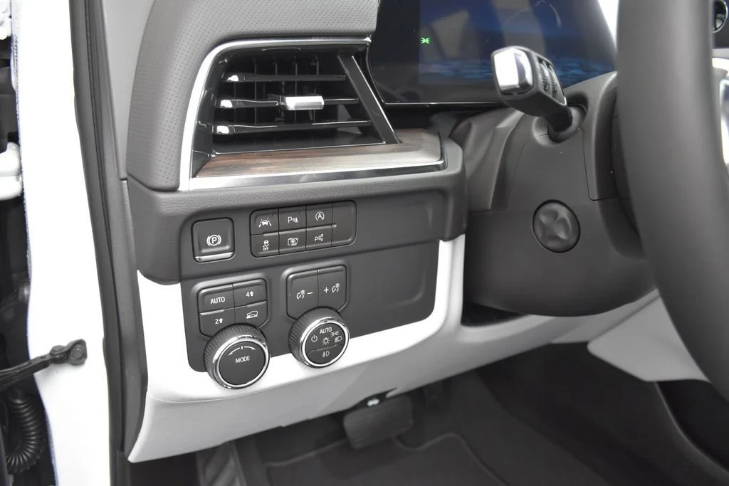 New 2026 Polar White Tricoat Chevrolet Premier image 22