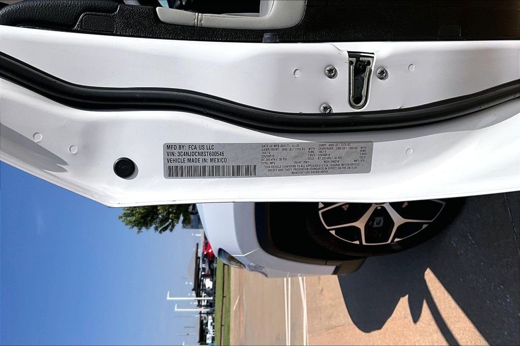 Used 2025 White Jeep Limited image 30