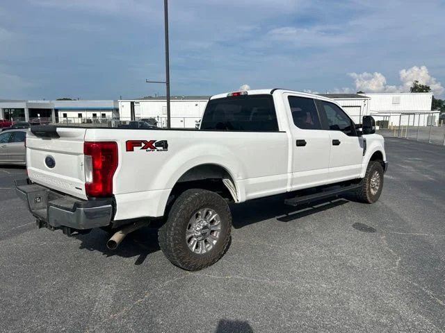Used 2018 White Ford XL image 4