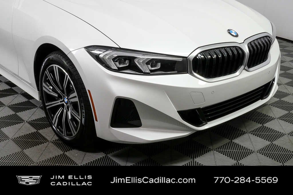 2025 BMW 3 Series 330i - Photo 37