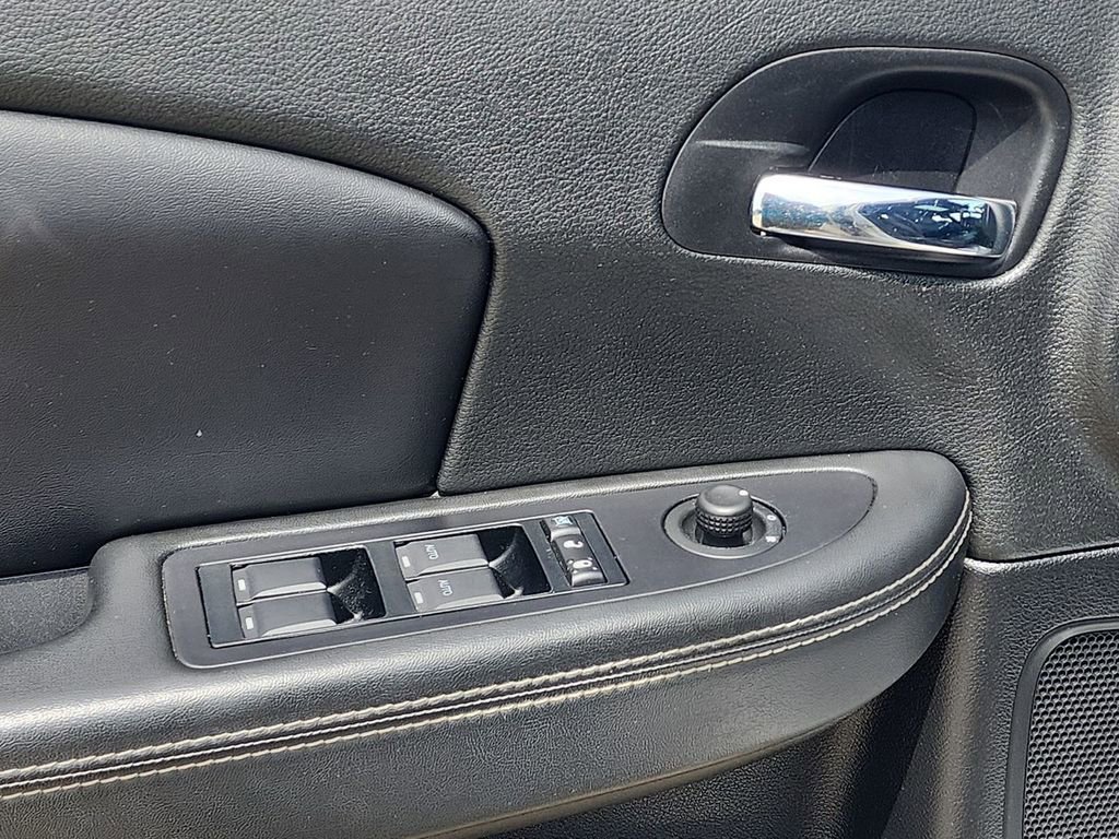 2012 Chrysler 200 Limited - Photo 13