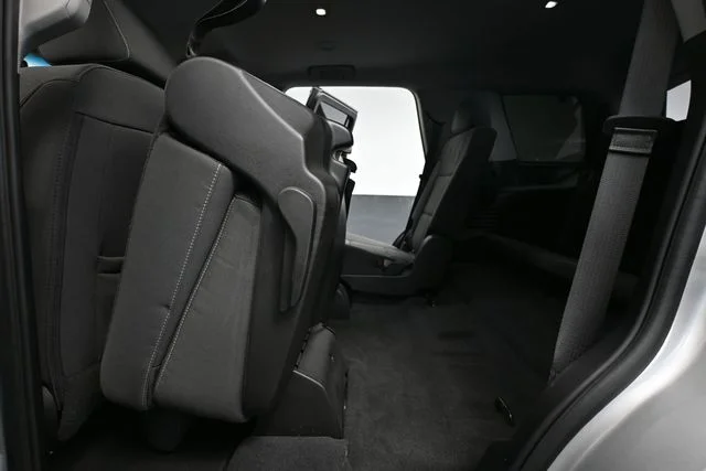 Used 2020 Silver GMC SLE image 34