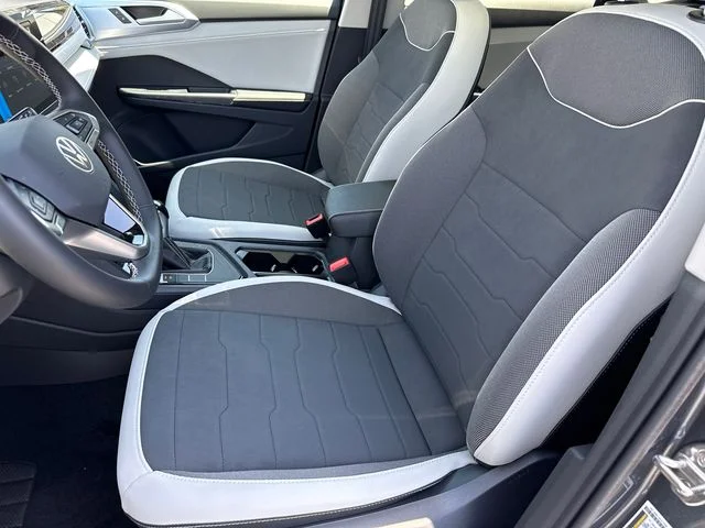New 2026 Platinum Gray Metallic Volkswagen 1.5T SE image 37