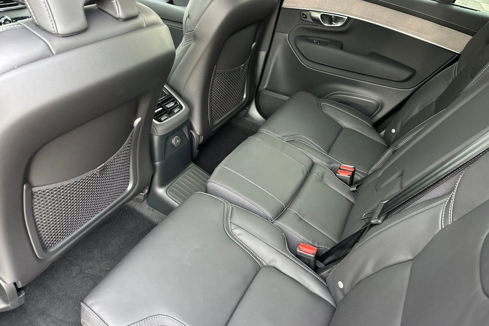 New 2026 Onyx Black Volvo Ultra image 11