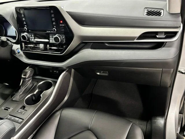 Used 2021 CELESTIAL SILVER Toyota  image 21