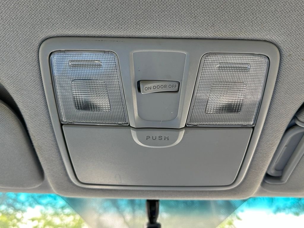 Used 2013 Blue Hyundai GLS image 22