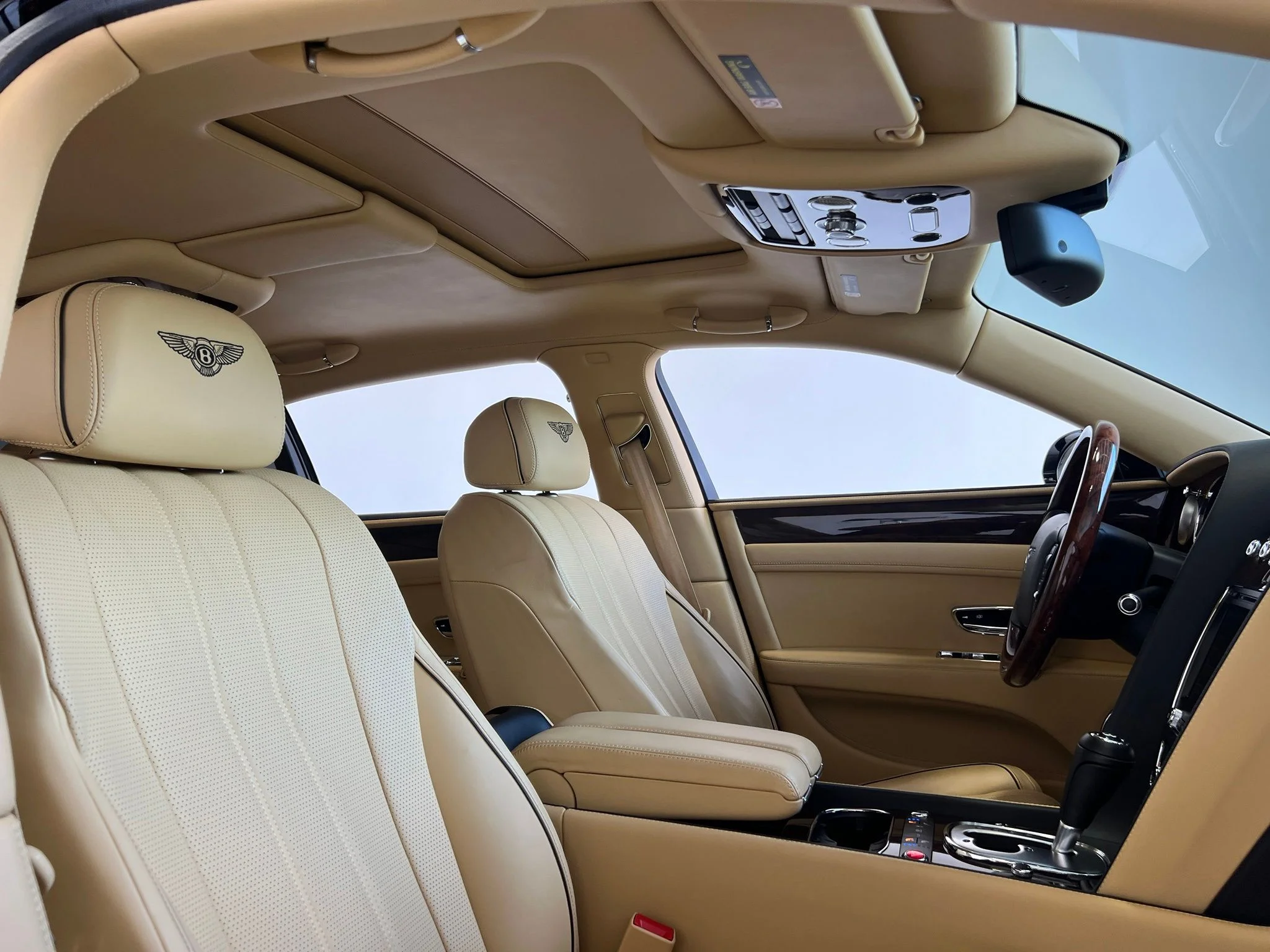 Used 2014 Black Bentley Base image 22