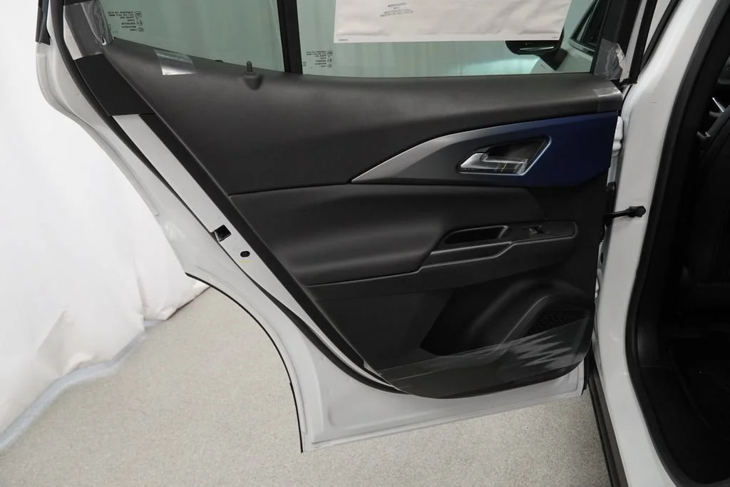New 2026 Summit White Chevrolet LT image 22