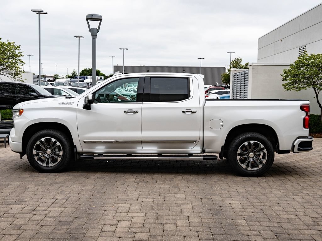 Used 2024 Iridescent Pearl Tricoat Chevrolet High Country image 5