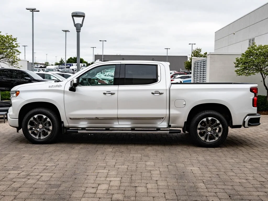 Used 2024 Iridescent Pearl Tricoat Chevrolet High Country image 5