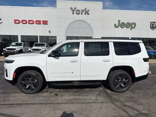 New 2026 Bright White Clear-Coat Exterior Paint Jeep Limited Altitude image 3