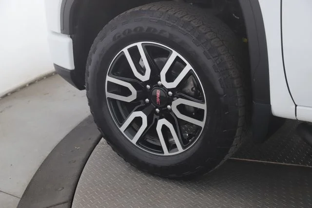 Used 2023 White GMC AT4 image 13
