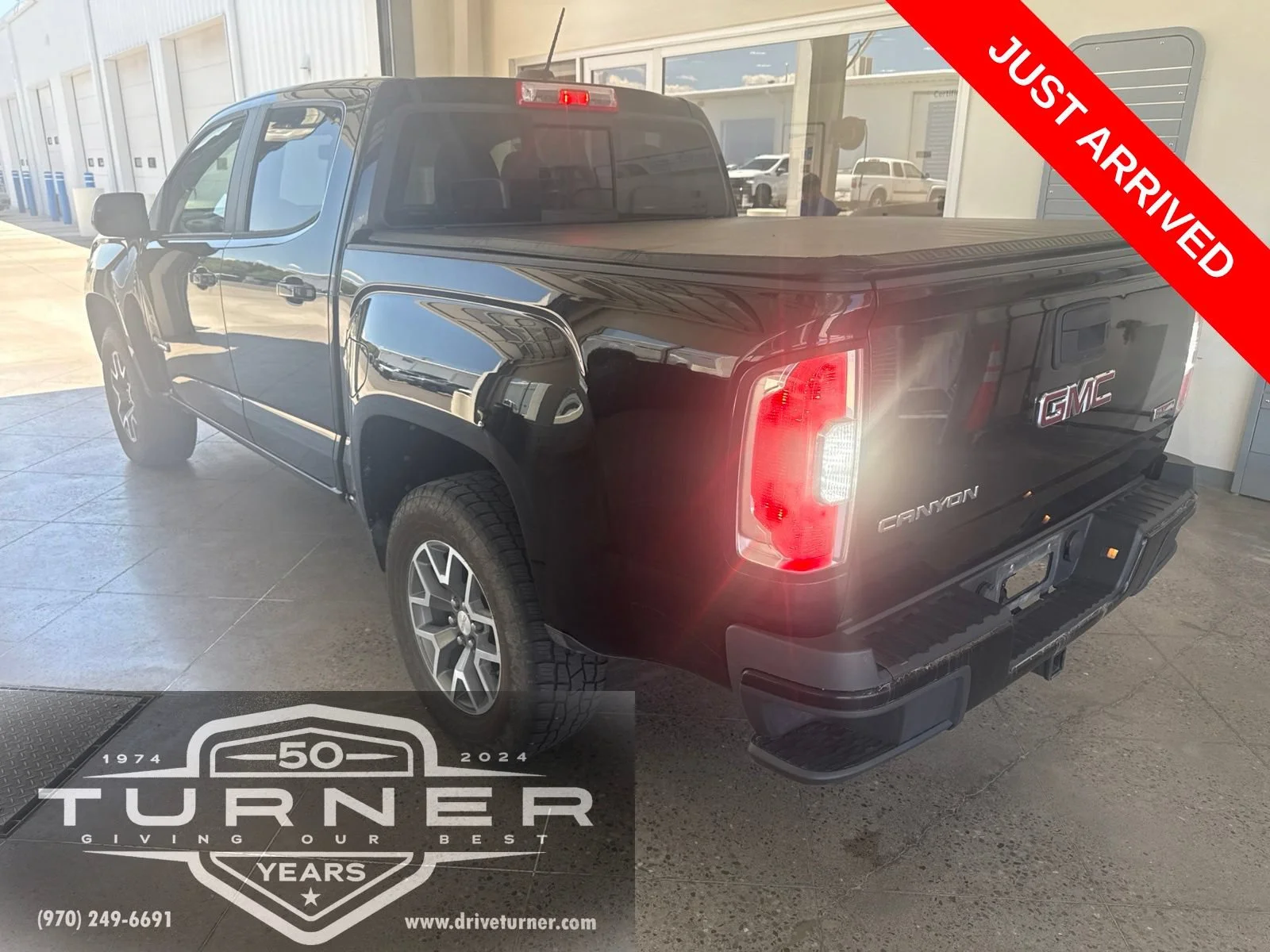 Used 2015 ONYX BLACK GMC 4WD SLE image 3