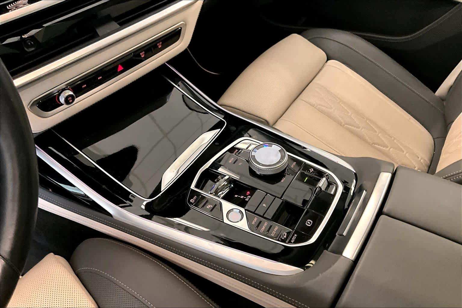Used 2024 Alpine White BMW M60i image 16