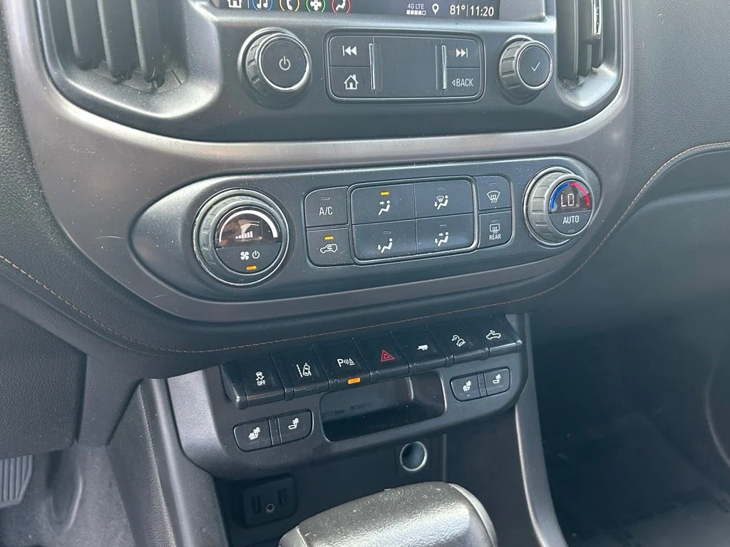 Used 2021 Summit White GMC AT4 w/Leather image 38