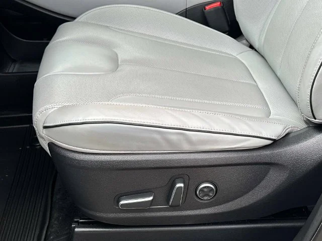 Used 2023 Silver Hyundai SEL image 20