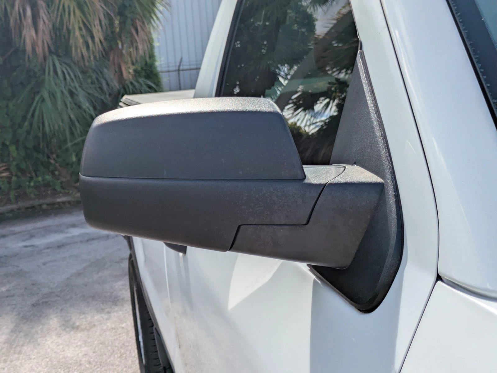 Used 2014 White GMC Base image 12