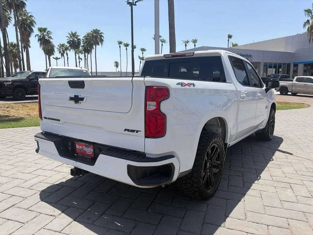 Used 2024 Summit White Chevrolet RST image 4