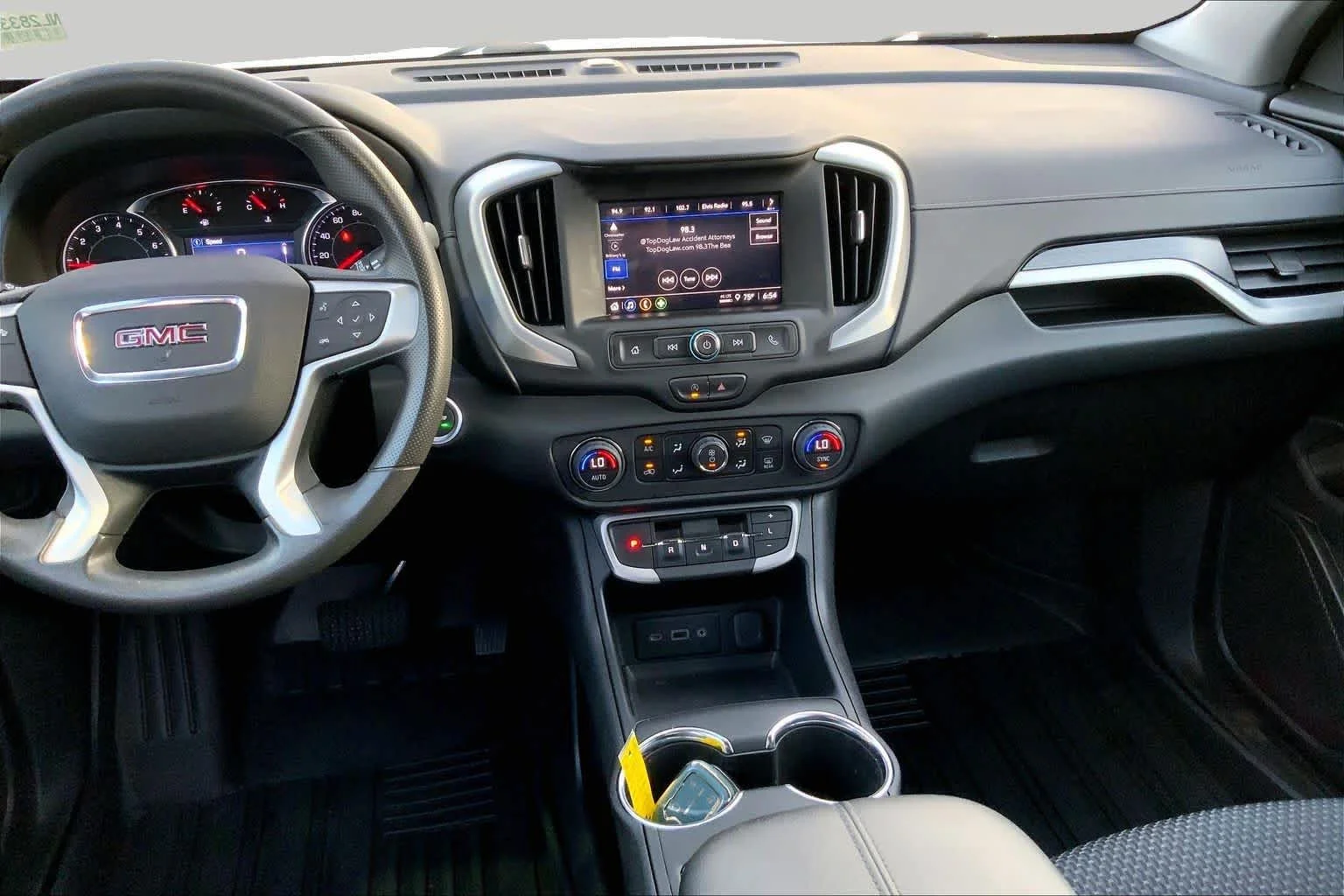 Used 2022 Summit White GMC SLE image 7