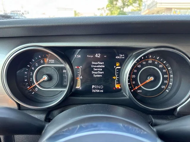 Used 2020 Gray Jeep Unlimited Sahara image 30